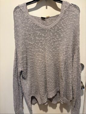Roxy Light Gray V-Neck Knit Sweater